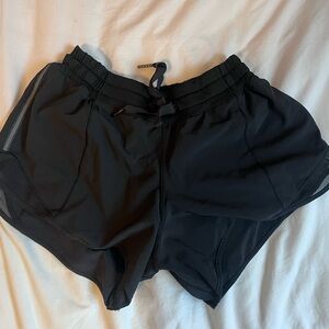 black lululemon shorts